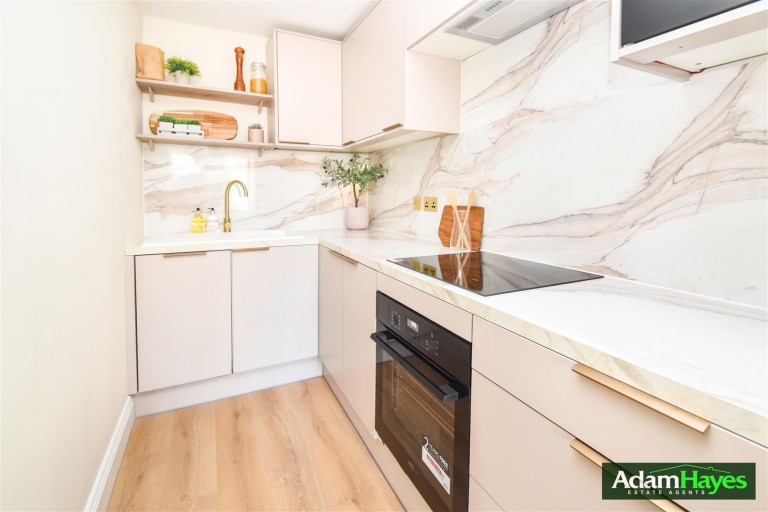 Holden Avenue, North Finchley, N12