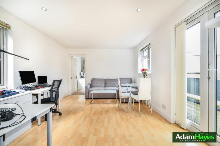 Ballards Lane, Finchley Central, N3