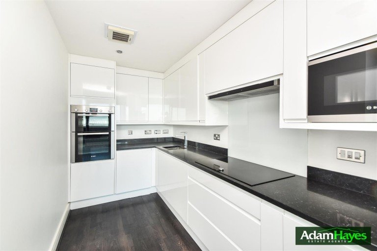 Kingsway, North Finchley, N12