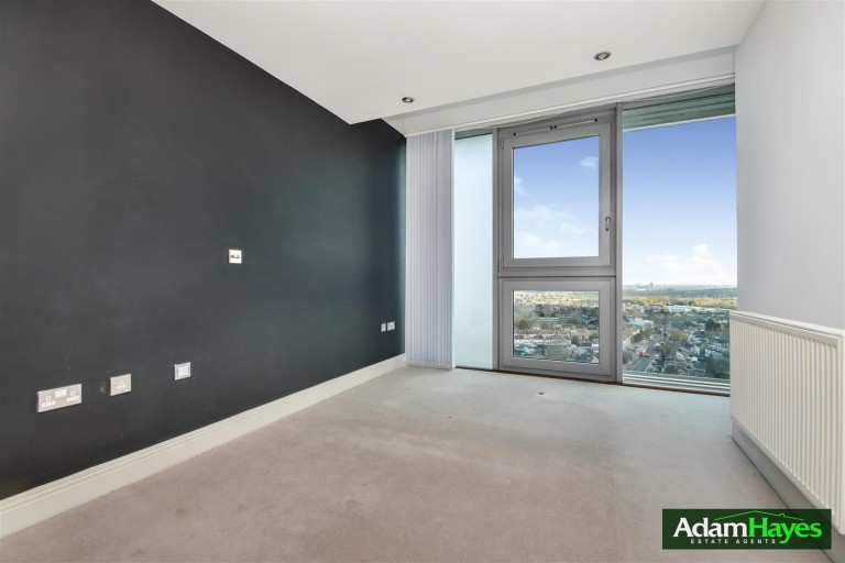 Kingsway, North Finchley, N12