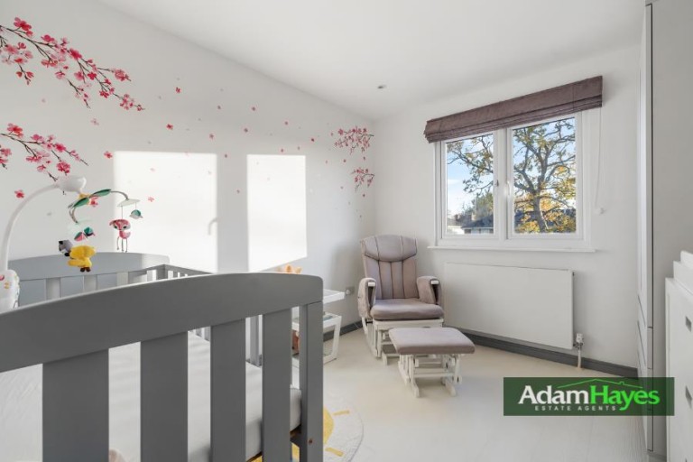 Wickliffe Avenue, Finchley Central, N3