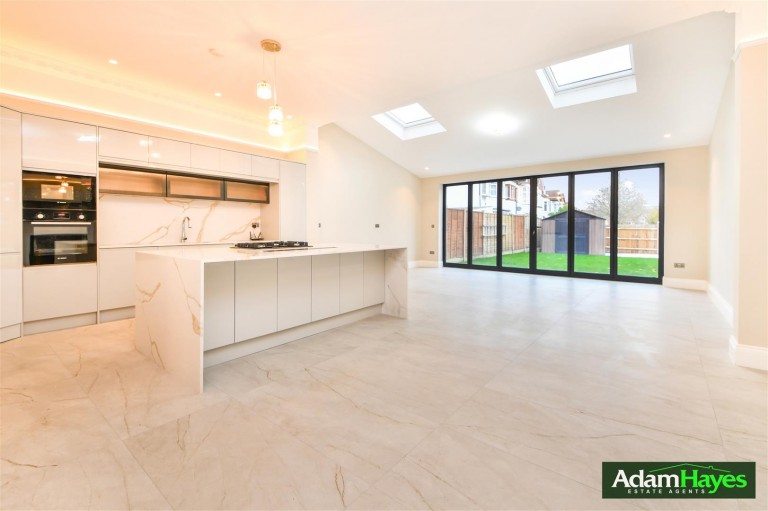 Fallow Court Avenue, North Finchley N12