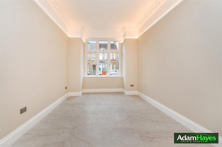 Fallow Court Avenue, North Finchley N12