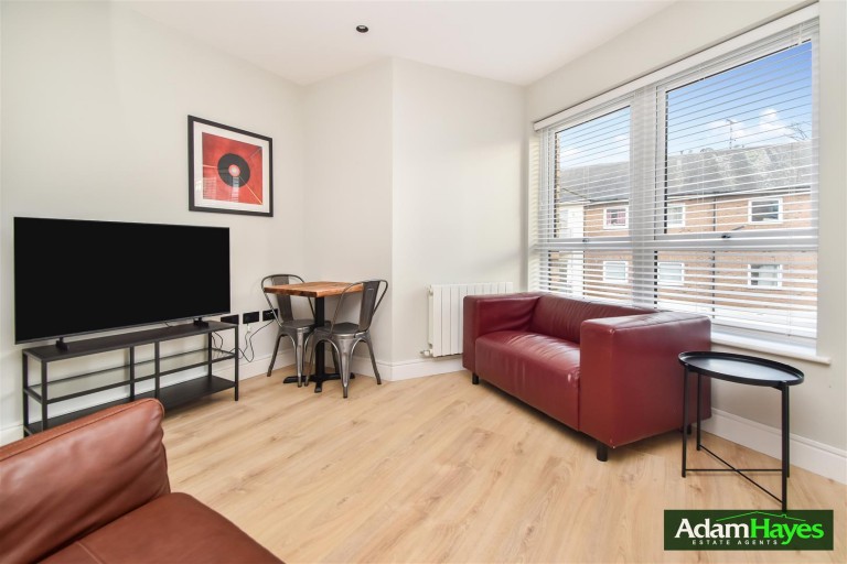 Gruneisen Road, Finchley Central, N3