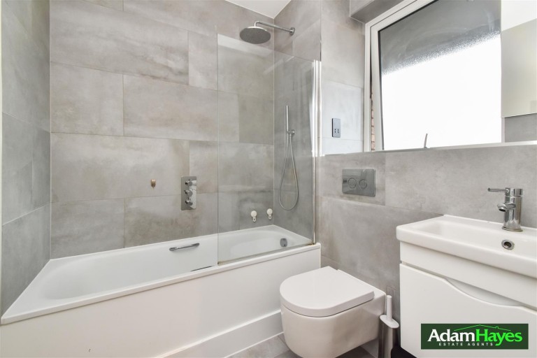 Gruneisen Road, Finchley Central, N3