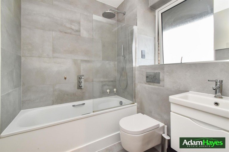 Gruneisen Road, Finchley Central, N3