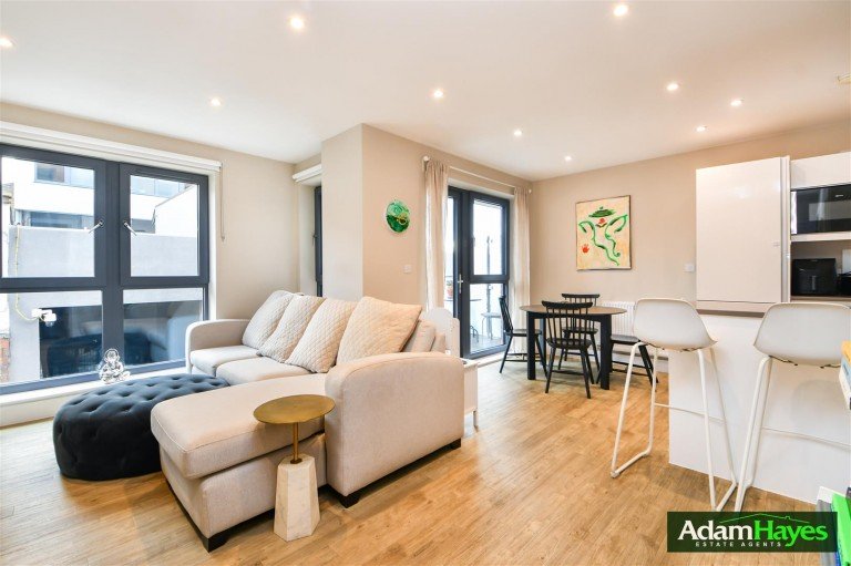 Nether Street, Finchley Central, N3