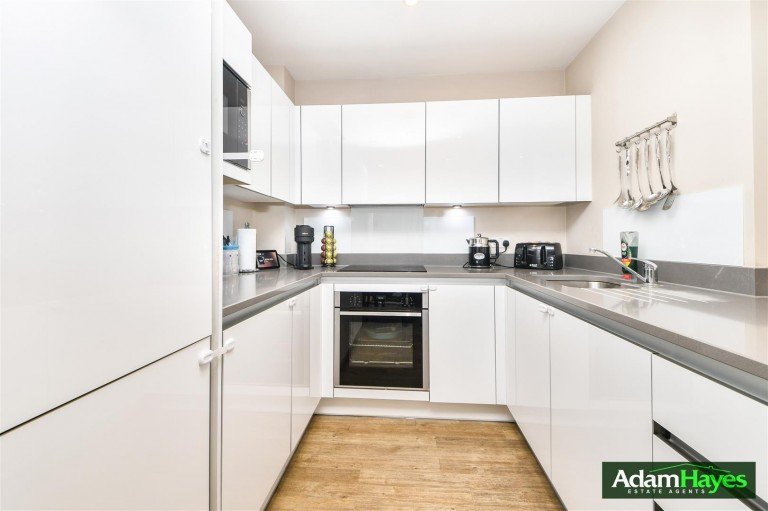 Nether Street, Finchley Central, N3