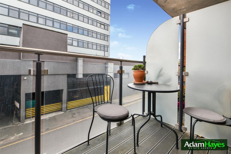 Nether Street, Finchley Central, N3