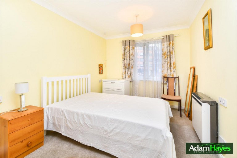 Kingsway, North Finchley, N12