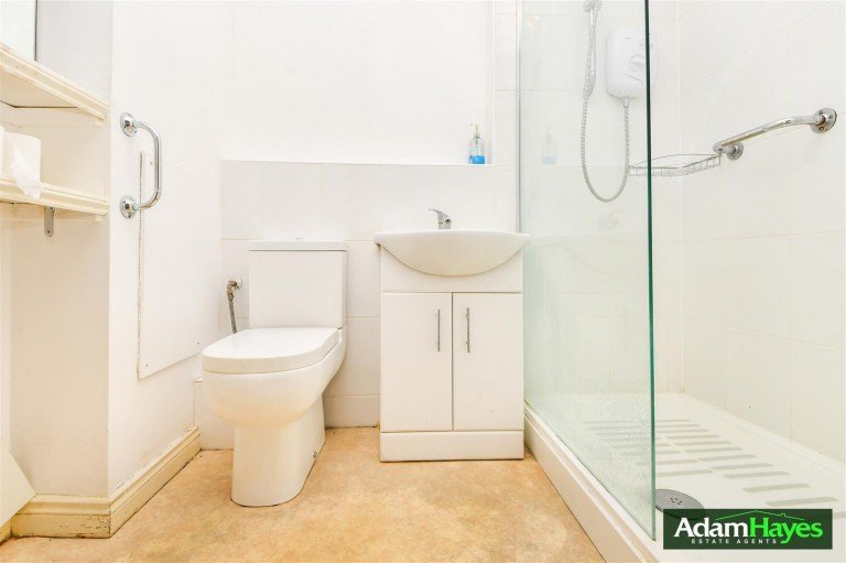 Kingsway, North Finchley, N12