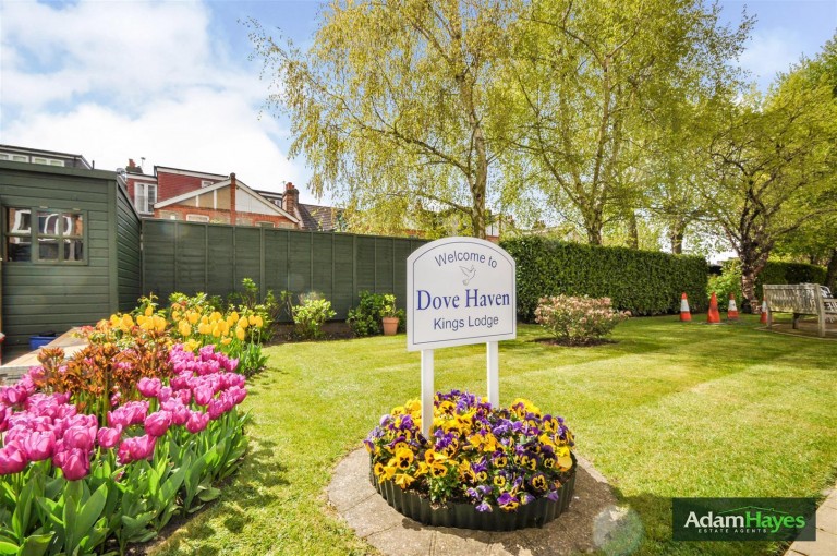 Kingsway, North Finchley, N12