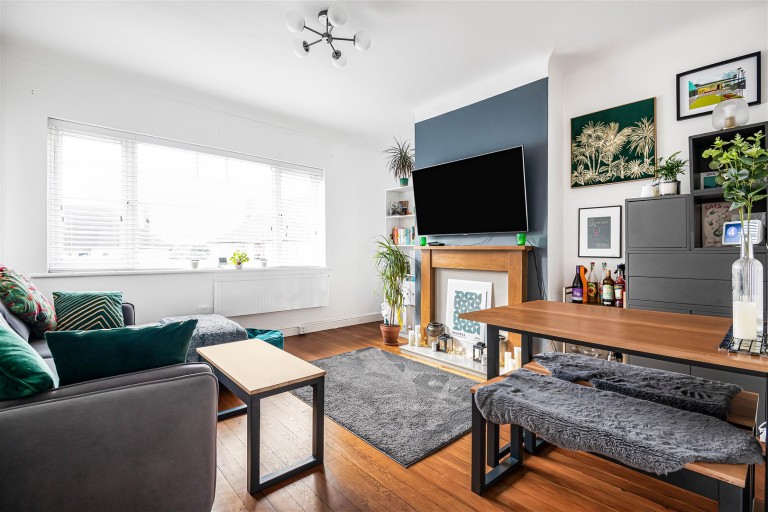 Nether Street, North Finchley, N12