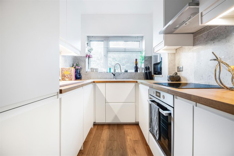 Nether Street, North Finchley, N12