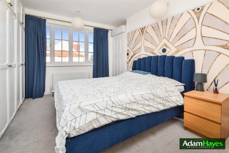 Hervey Close, Finchley Central, N3