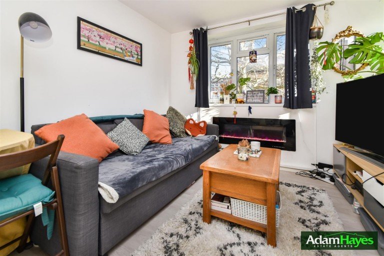 Diploma Court, East Finchley, N2