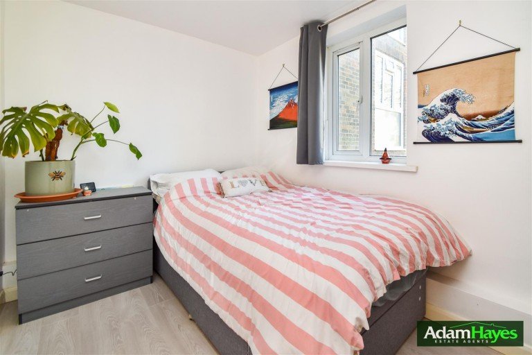 Diploma Court, East Finchley, N2