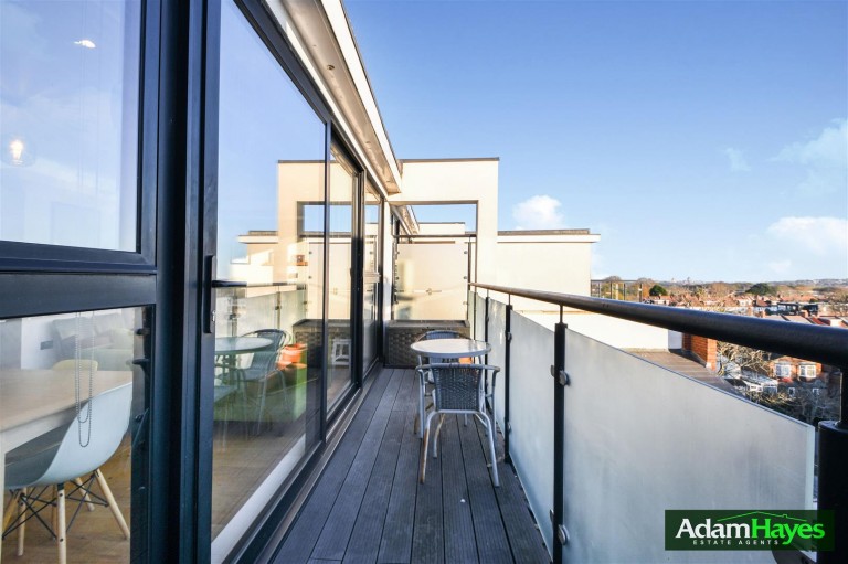 High Road, North Finchley, N12