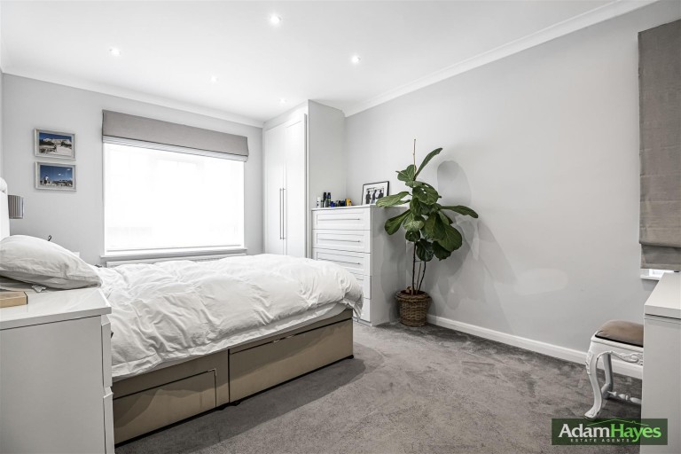 Lodge Lane, North Finchley, N12