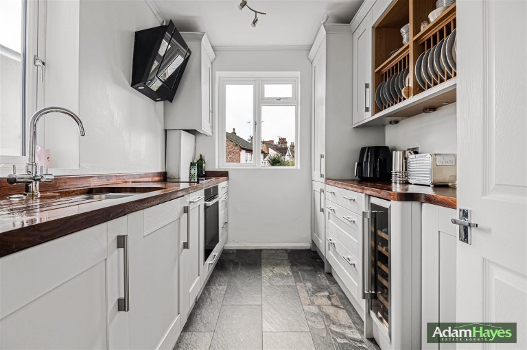 Lodge Lane, North Finchley, N12