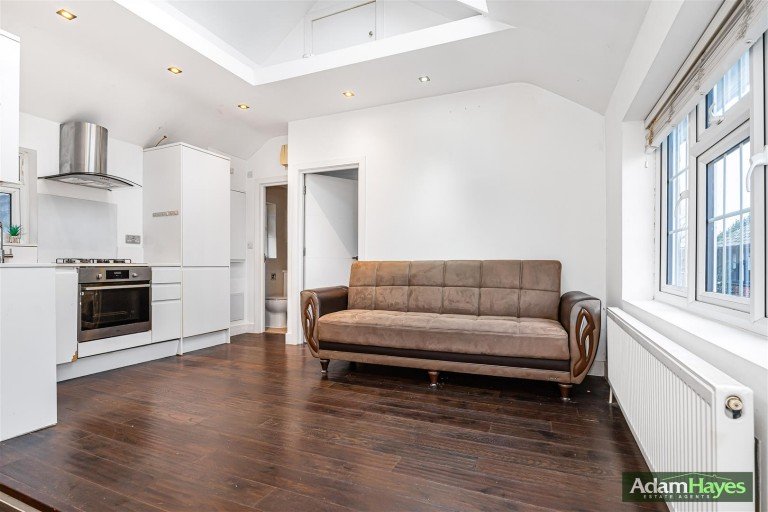 Castle Mews, North Finchley, N12