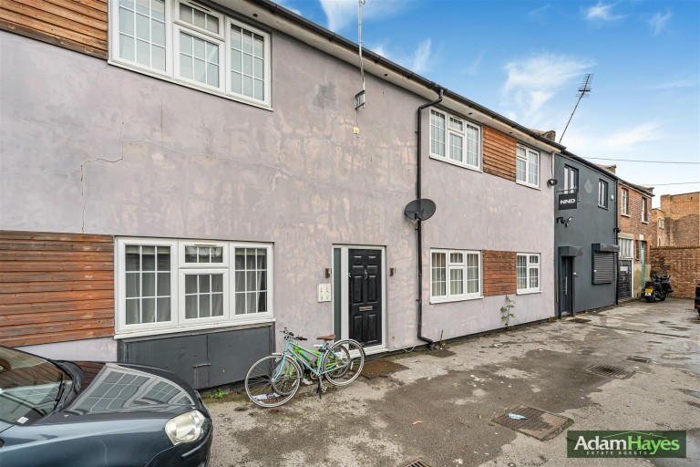 Castle Mews, North Finchley, N12