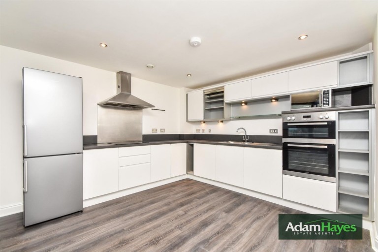 Kingsway, North Finchley, N12