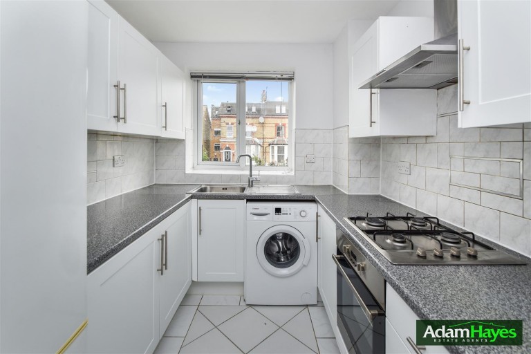 Michelle Court, Torrington Park, N12