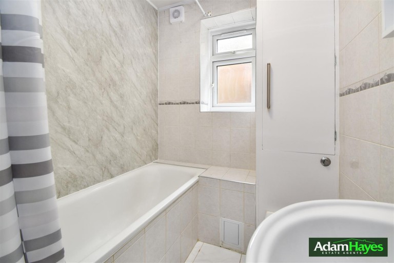 Michelle Court, Torrington Park, N12