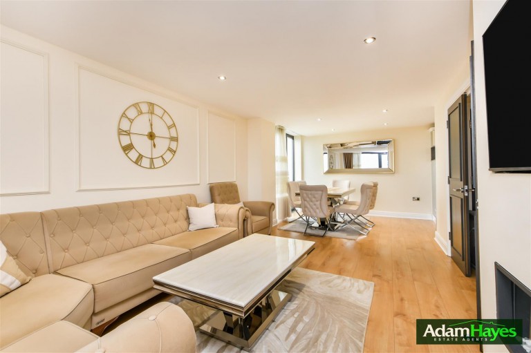 Kingsway, North Finchley, N12