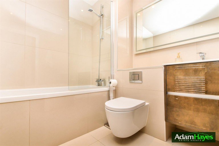 Kingsway, North Finchley, N12