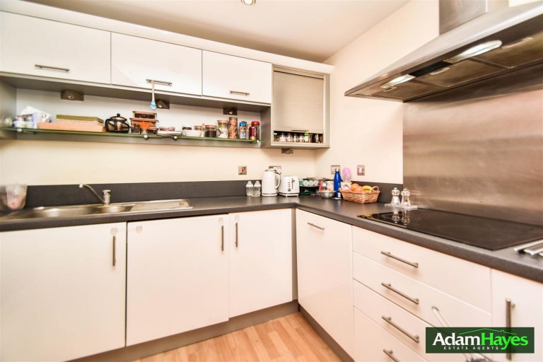 Kingsway, North Finchley, N12