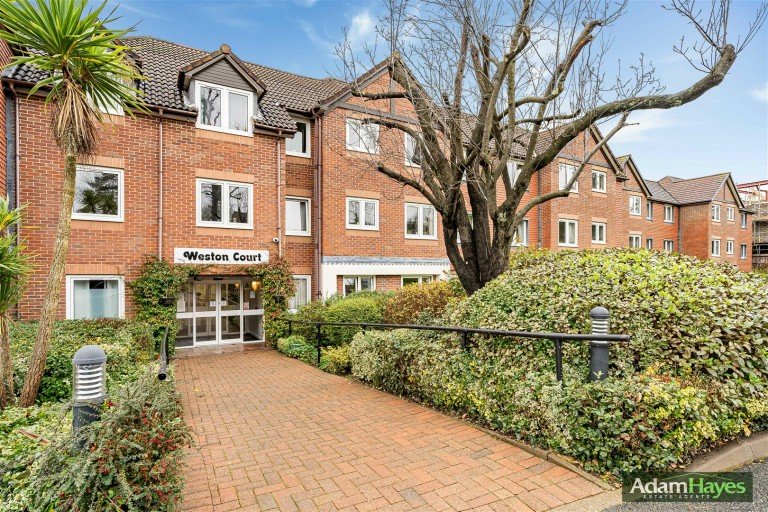 Farnham Close, Whetstone, N20