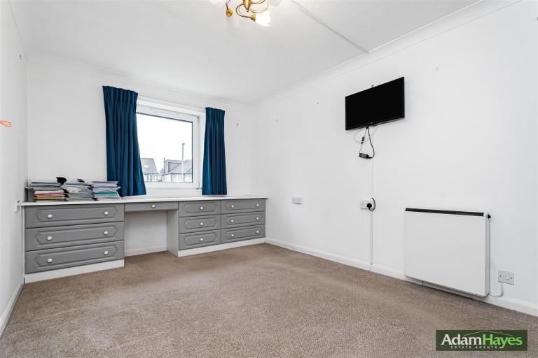 Farnham Close, Whetstone, N20