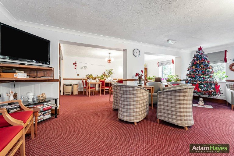 Farnham Close, Whetstone, N20