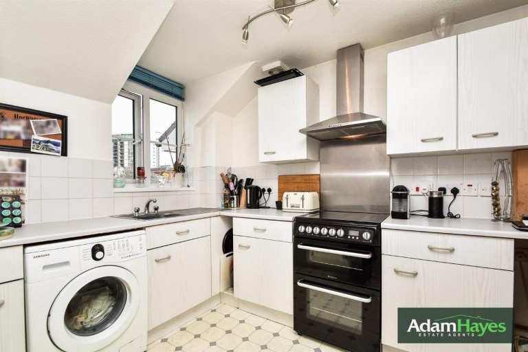 Hutton Grove, North Finchley, N12