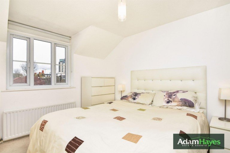 Hutton Grove, North Finchley, N12