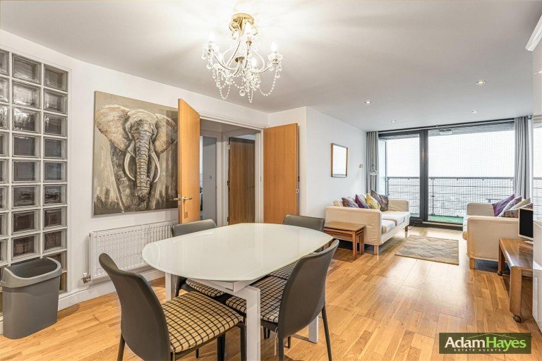 Kingsway, North Finchley, N12