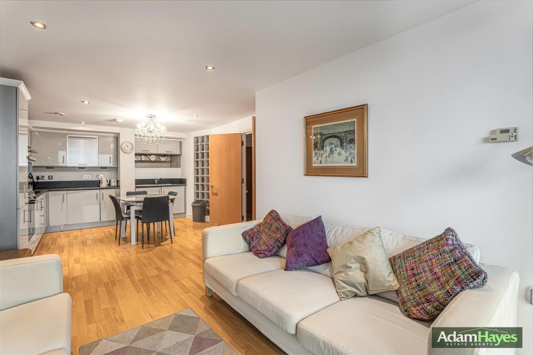 Kingsway, North Finchley, N12