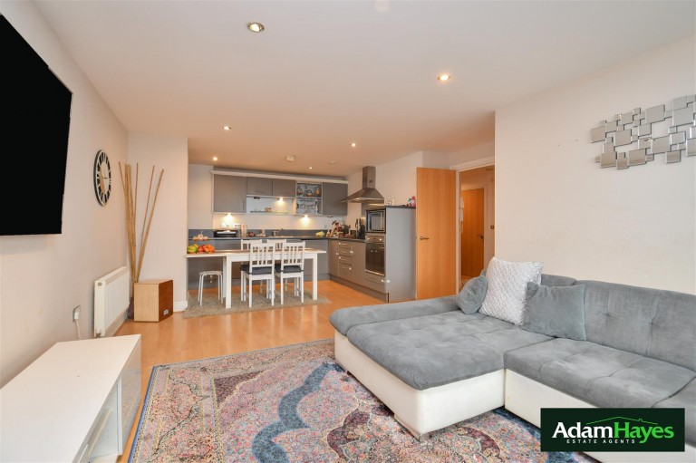 Kingsway, North Finchley, N12