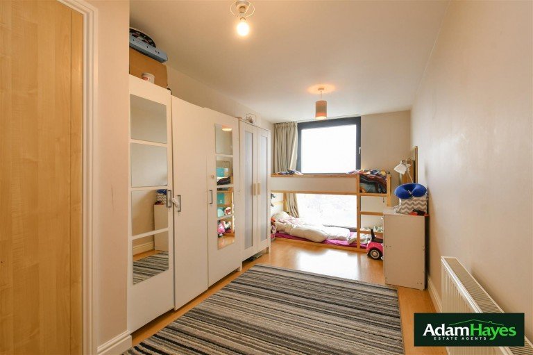 Kingsway, North Finchley, N12