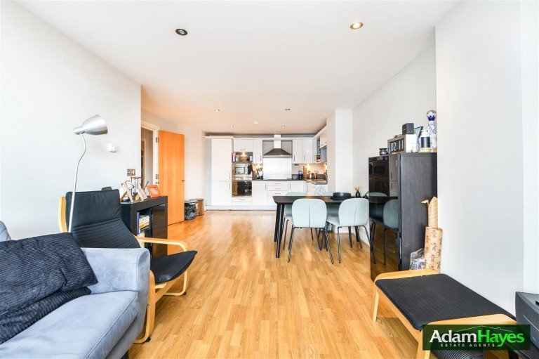 Kingsway, North Finchley, N12