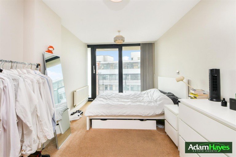 Kingsway, North Finchley, N12