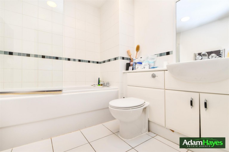 Kingsway, North Finchley, N12