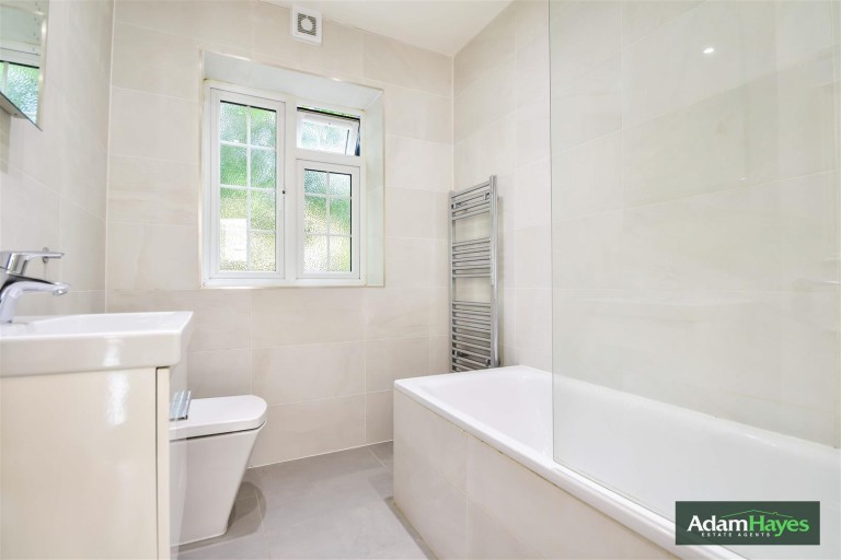 Etchingham Park Road, Finchley Central, N3