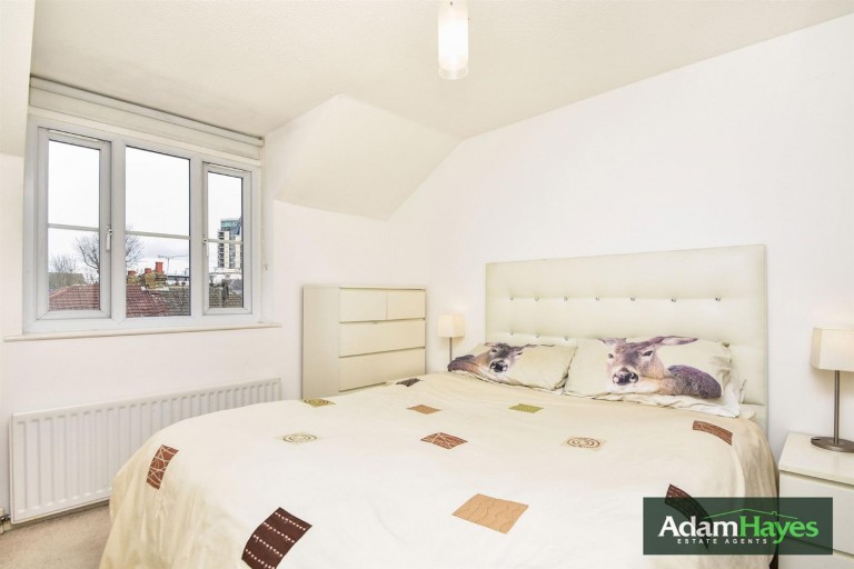 Hutton Grove, North Finchley, N12