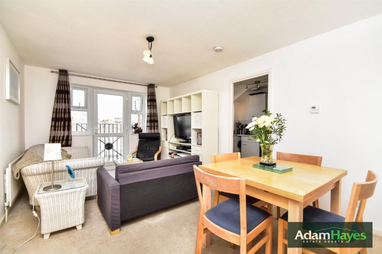 Hutton Grove, North Finchley, N12