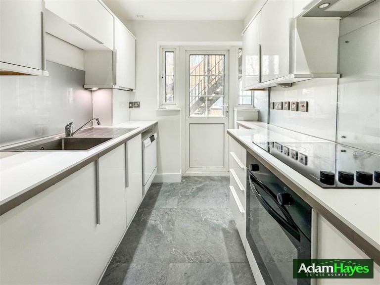 Wentworth Road, Barnet, EN5