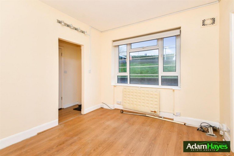 Charter Way, Finchley Central, N3