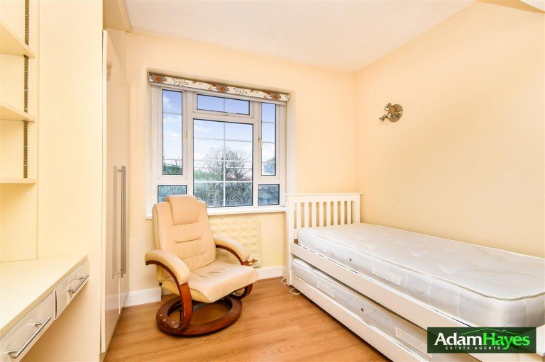 Charter Way, Finchley Central, N3